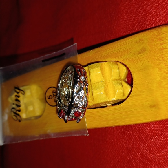 Women's Heart Ring - Picture 7 of 7